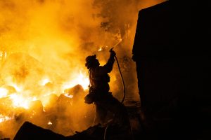 https://www.google.com/url?sa=i&url=https%3A%2F%2Fwww.nytimes.com%2F2023%2F05%2F31%2Fclimate%2Fclimate-change-insurance-wildfires-california.html&psig=AOvVaw1pje3ON4bHeC-37RY2S42l&ust=1700326359938000&source=images&cd=vfe&opi=89978449&ved=0CBIQjRxqFwoTCIiKvbq_y4IDFQAAAAAdAAAAABAE